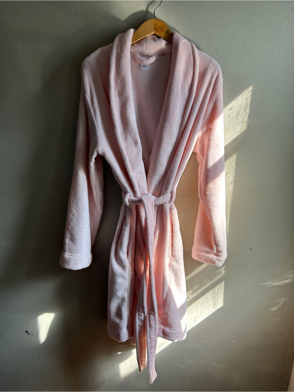 Calvin Klein Plush Robe, Pink Medium - Picture 4 of 10